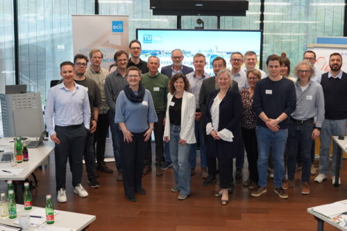 Gruppenfoto des Konsortiums